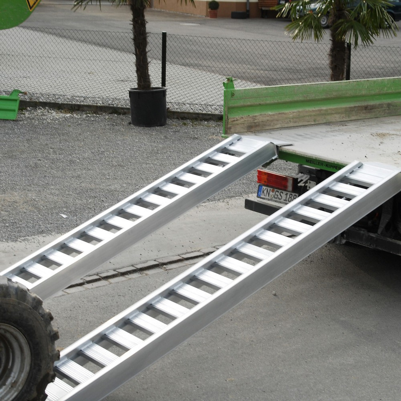 Szyna szczeblowa do pojazdów z gąsienicami lub kołami gumowymi ALTEC AVS SP 130 (130.71.018)