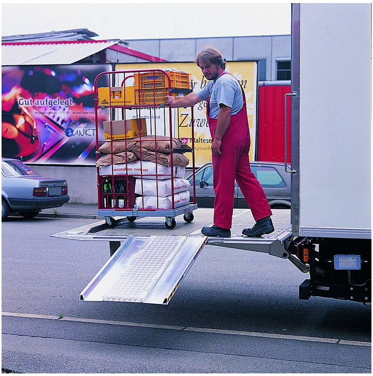 Rampa przeładunkowa do samochodowych wind hydraulicznych ALTEC LBGM 2 (083.09.001)