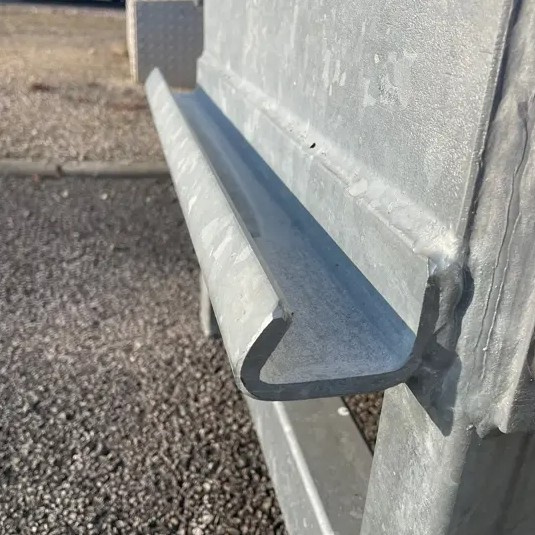 Dolny profil U do montażu ciężkich ramp najazdowych ALTEC AVS / VFR, 2600 mm, ocynk (500.00.047)