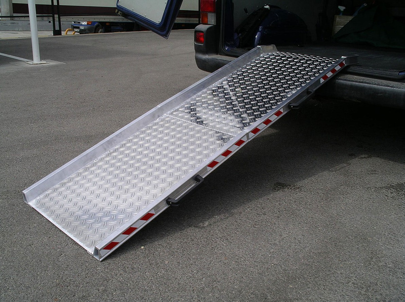 Szeroka rampa załadowcza ALTEC AWR (083.00.010)